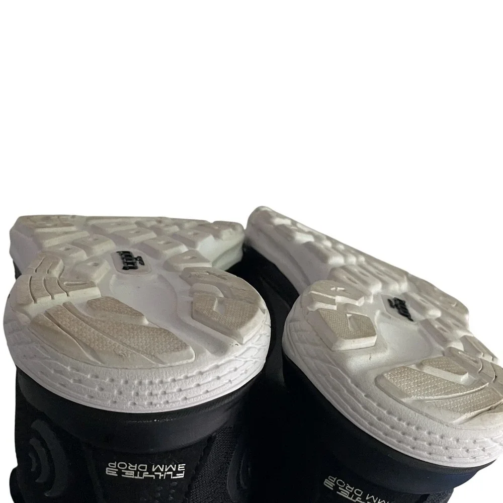 Topo Fli-Lyte 3 Black White Running Walking Shoes Women's 6